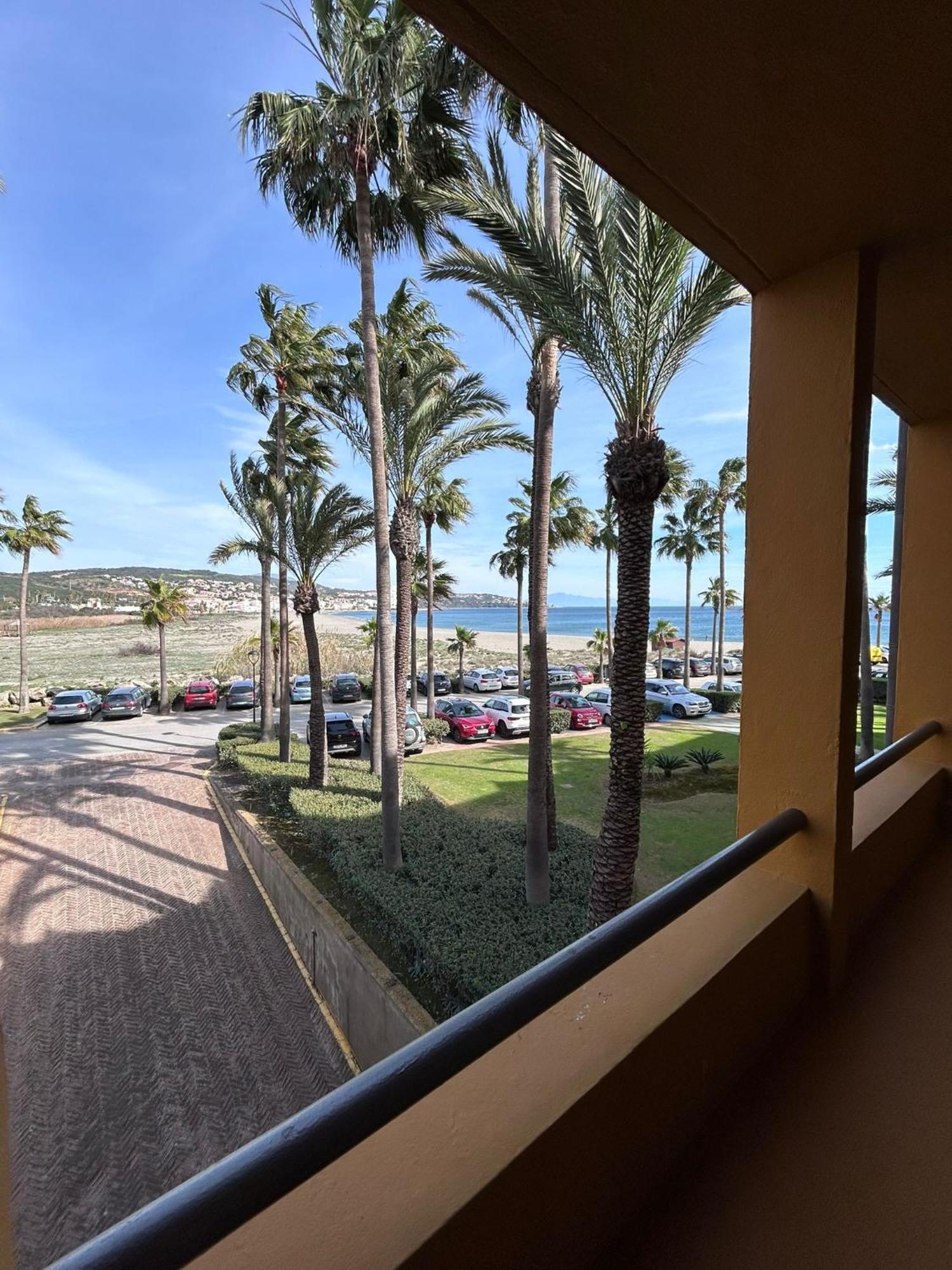Puerto Sotogrande Con Vistas Al Mar Apartment Luaran gambar