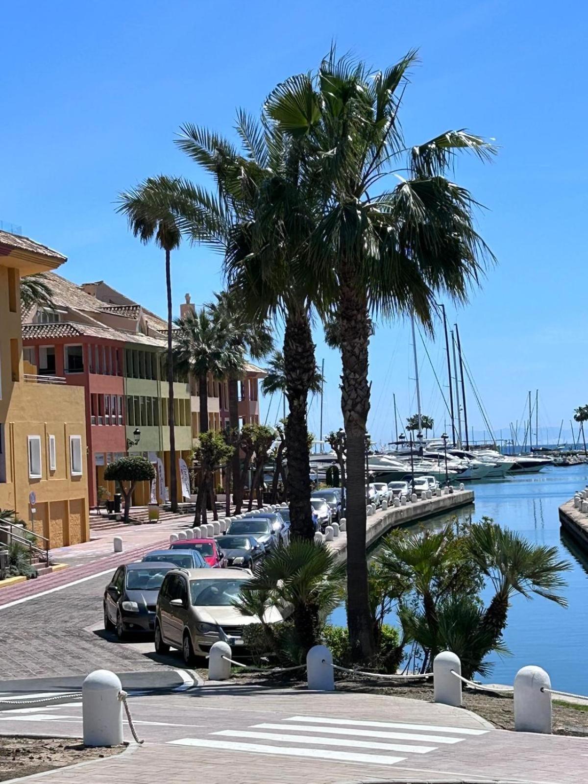 Puerto Sotogrande Con Vistas Al Mar Apartment Luaran gambar